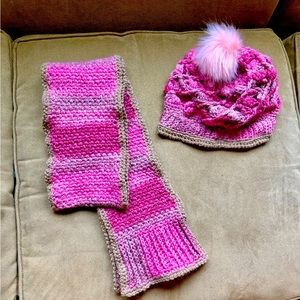 💯 Italian wool; hat & scarf; hand made with 💗 by Lil